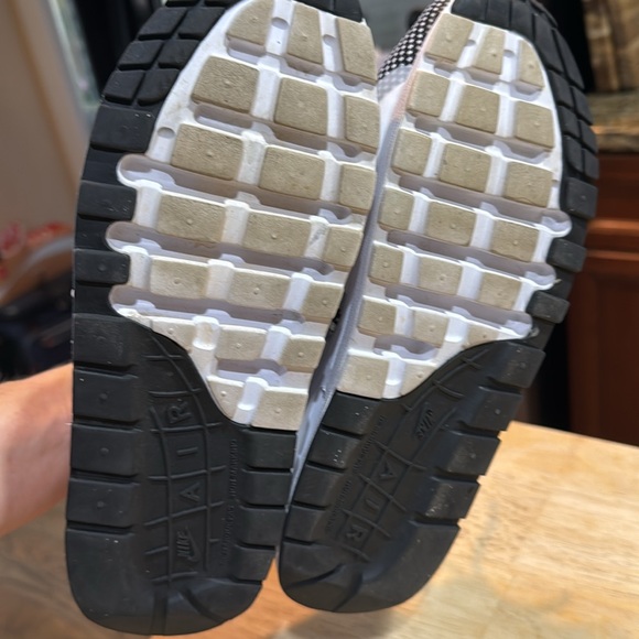 Nike Air Max Zero Essential Big Kids Sneaker 
Size 6Y - Picture 7 of 7